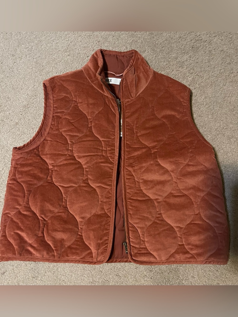 BKE Quilted Velvet Vest in Burnt Orange XL